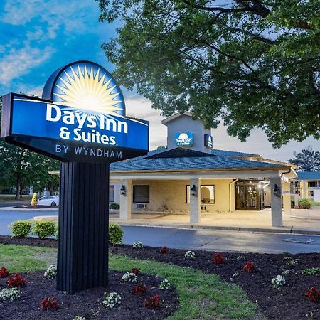 Days Inn & Suites By Wyndham Colonial Williamsburg Exterior foto