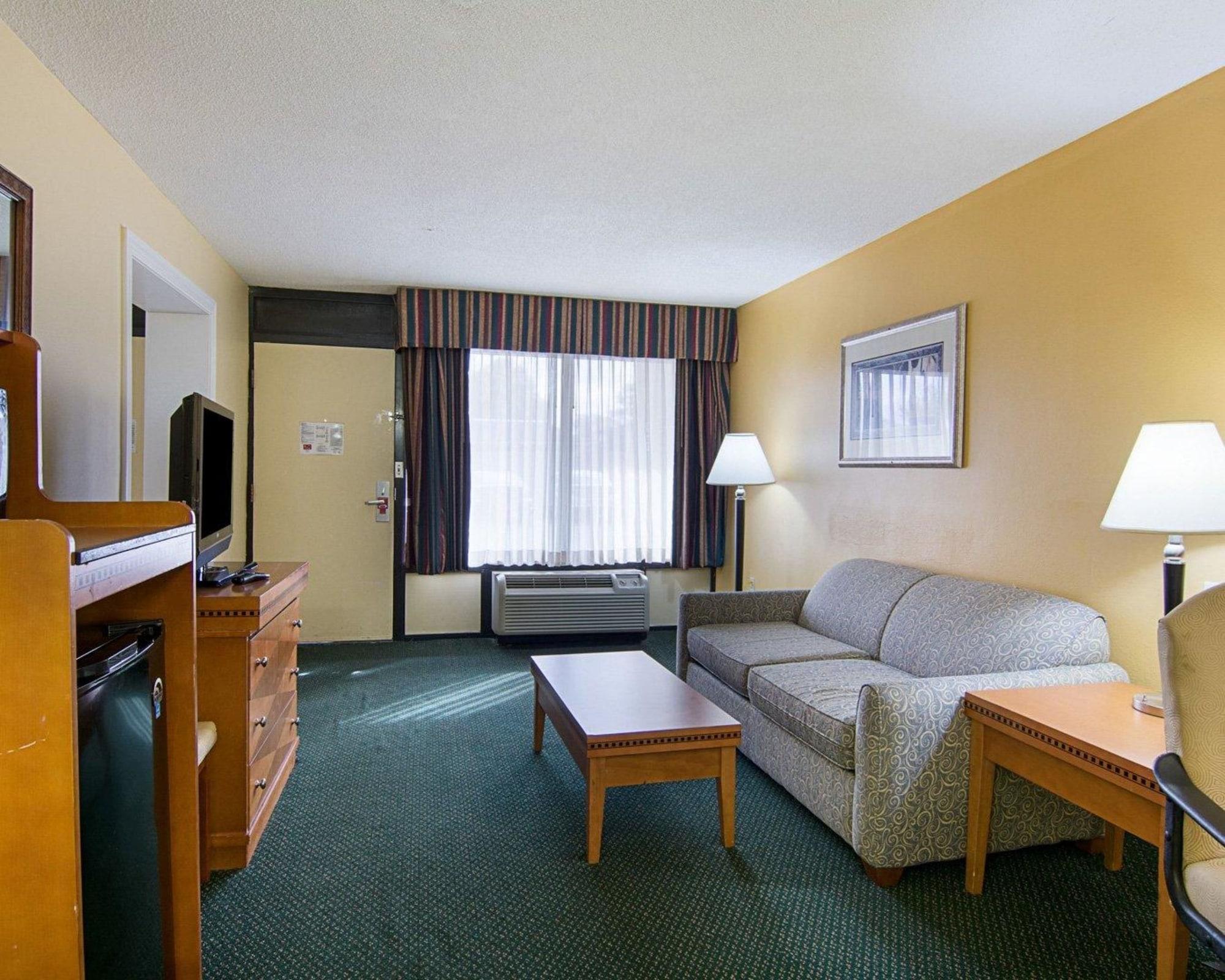 Days Inn & Suites By Wyndham Colonial Williamsburg Exterior foto